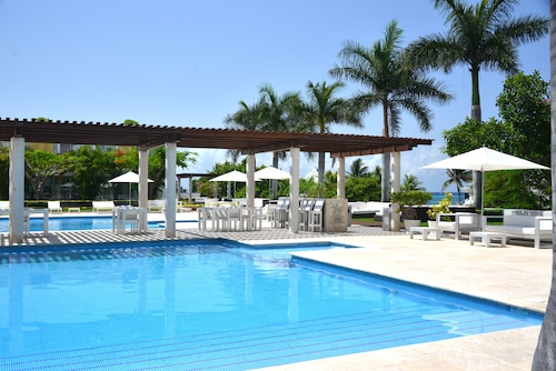 Magia Beachside Condo