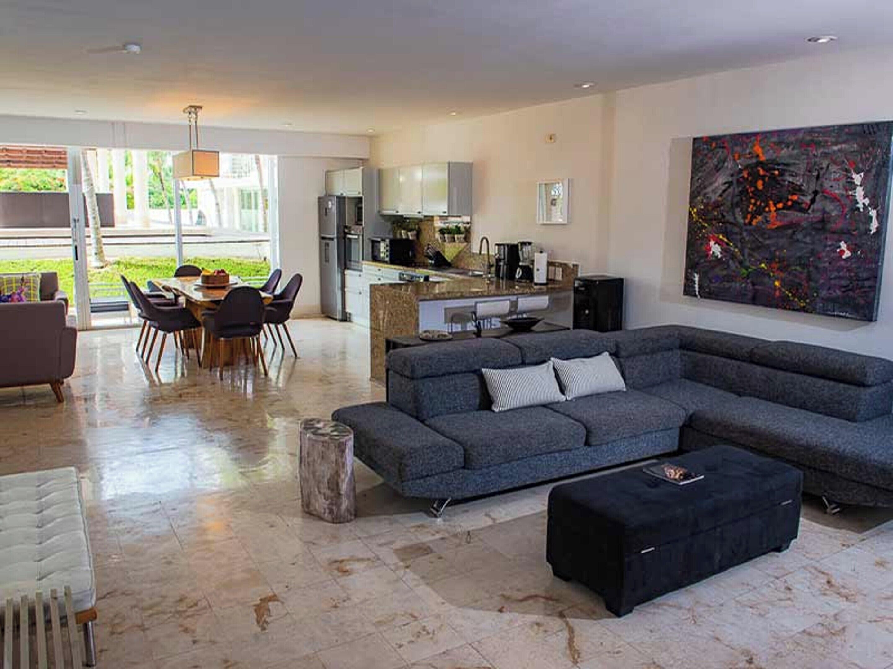 Luxury Apartment, 2 Bedrooms | Living area