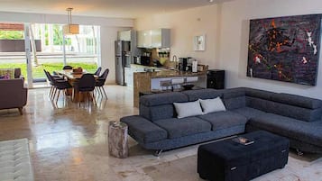 Luxury Apartment, 2 Bedrooms | Living area