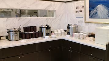 Free daily buffet breakfast