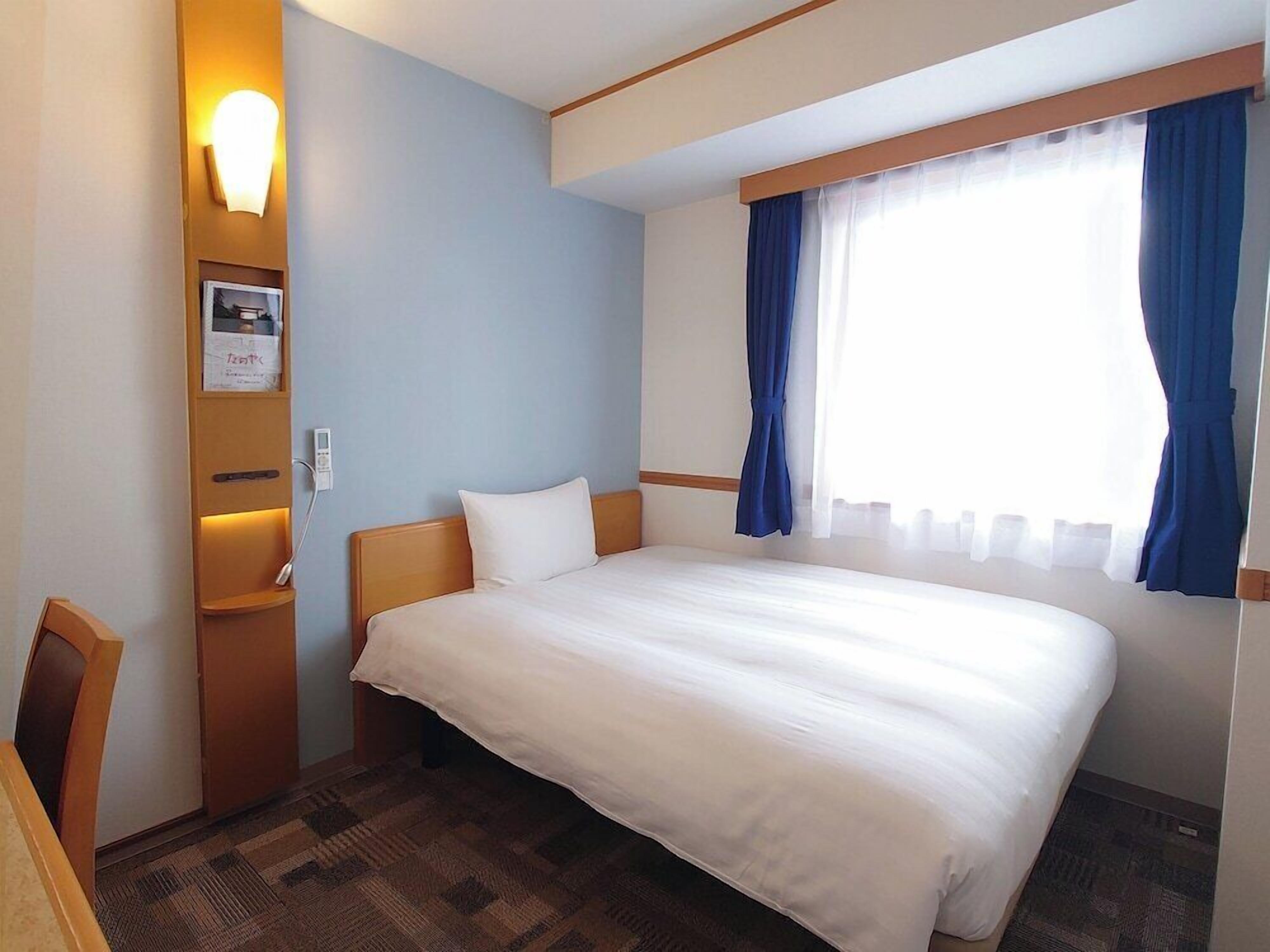 办公桌、熨斗/熨板、免费 WiFi、床单