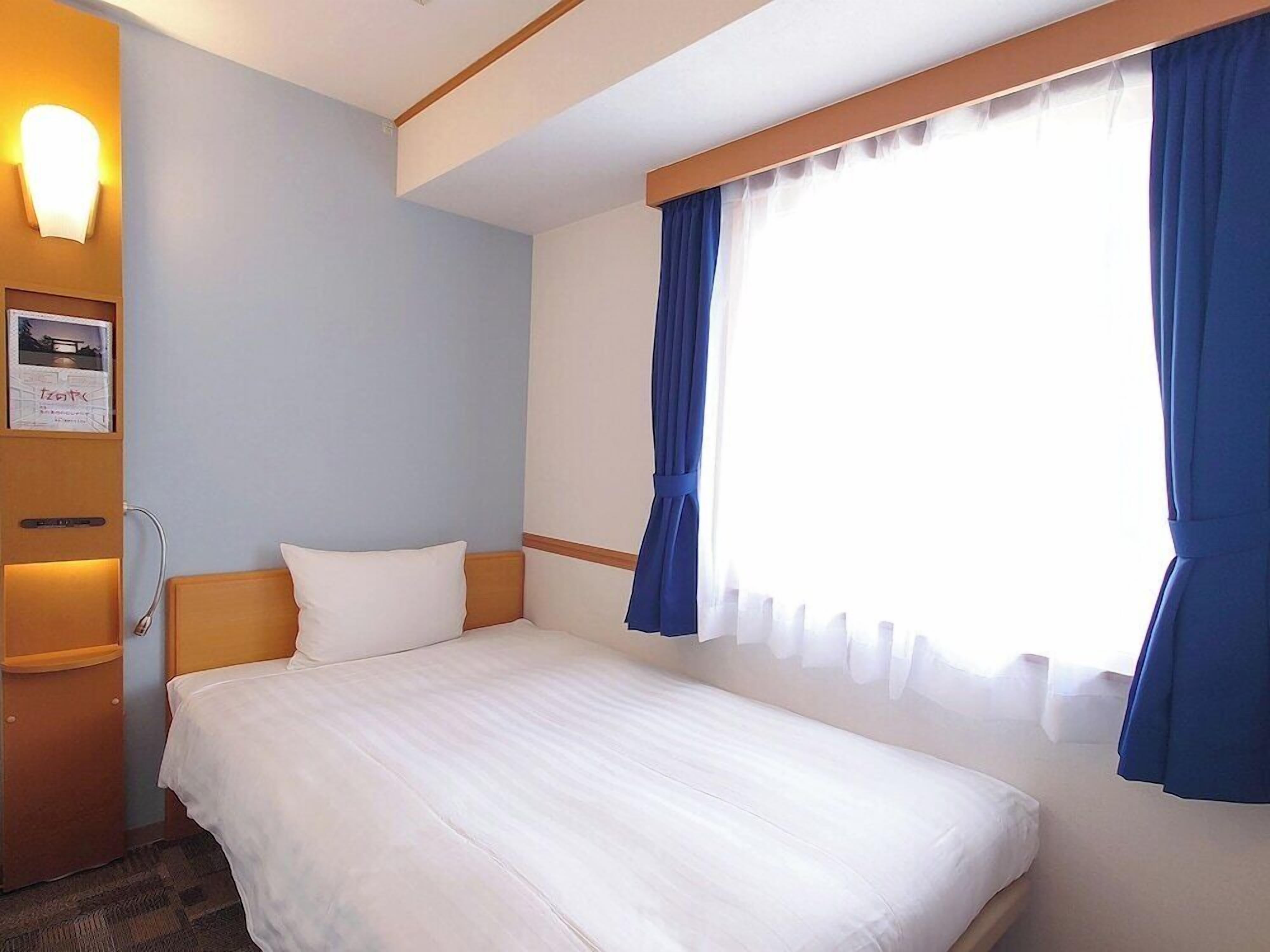 办公桌、熨斗/熨板、免费 WiFi、床单