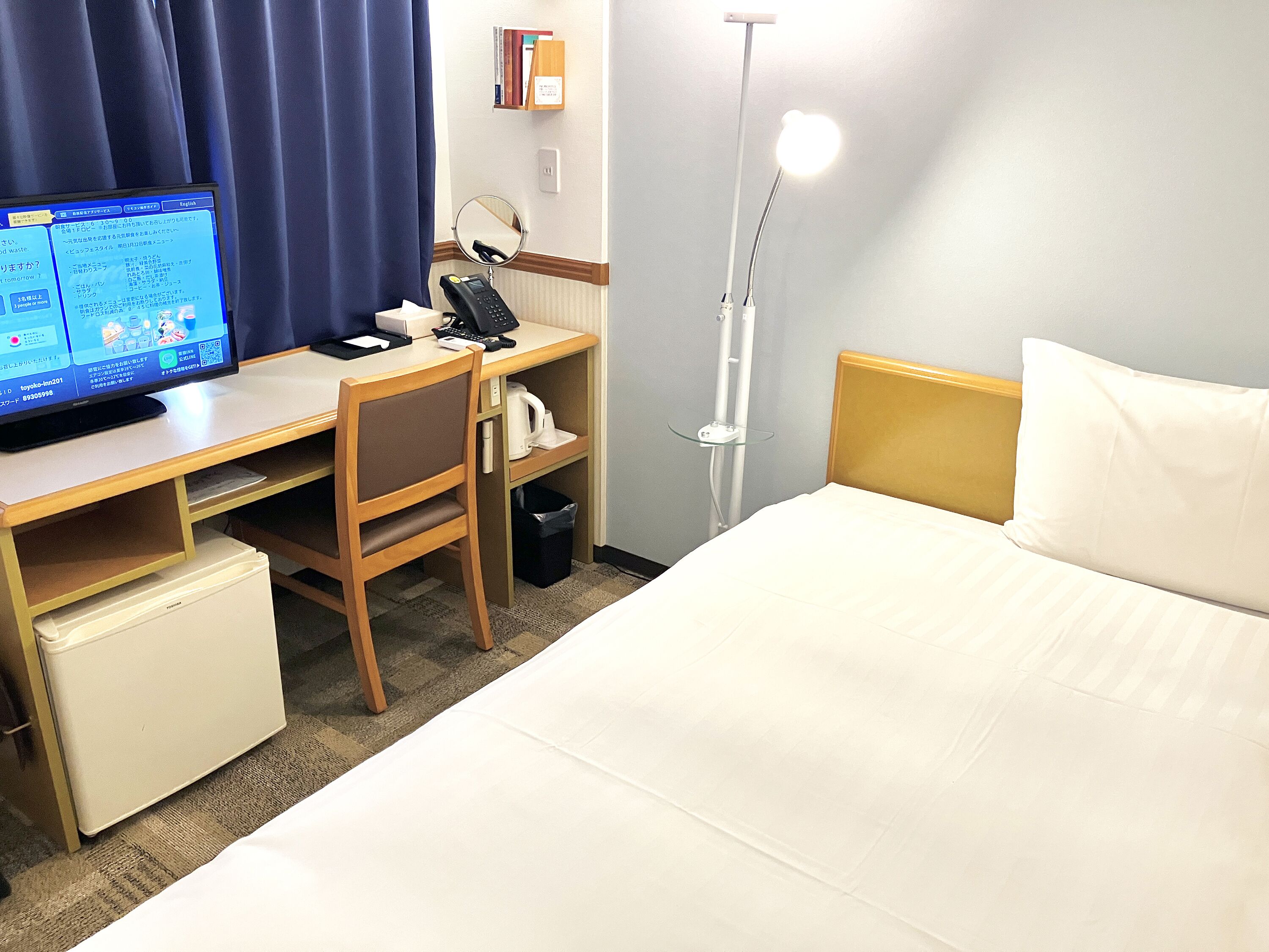 Desk, free WiFi, bed sheets