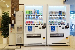 Vending machine - Toyoko Inn Osaka Umeda Nakatsu No.2 (Osaka)