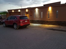Fachada de la propiedad