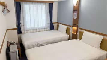 Twin Room, Non Smoking (Dog Friendly) | Desk, laptop workspace, free WiFi, bed sheets