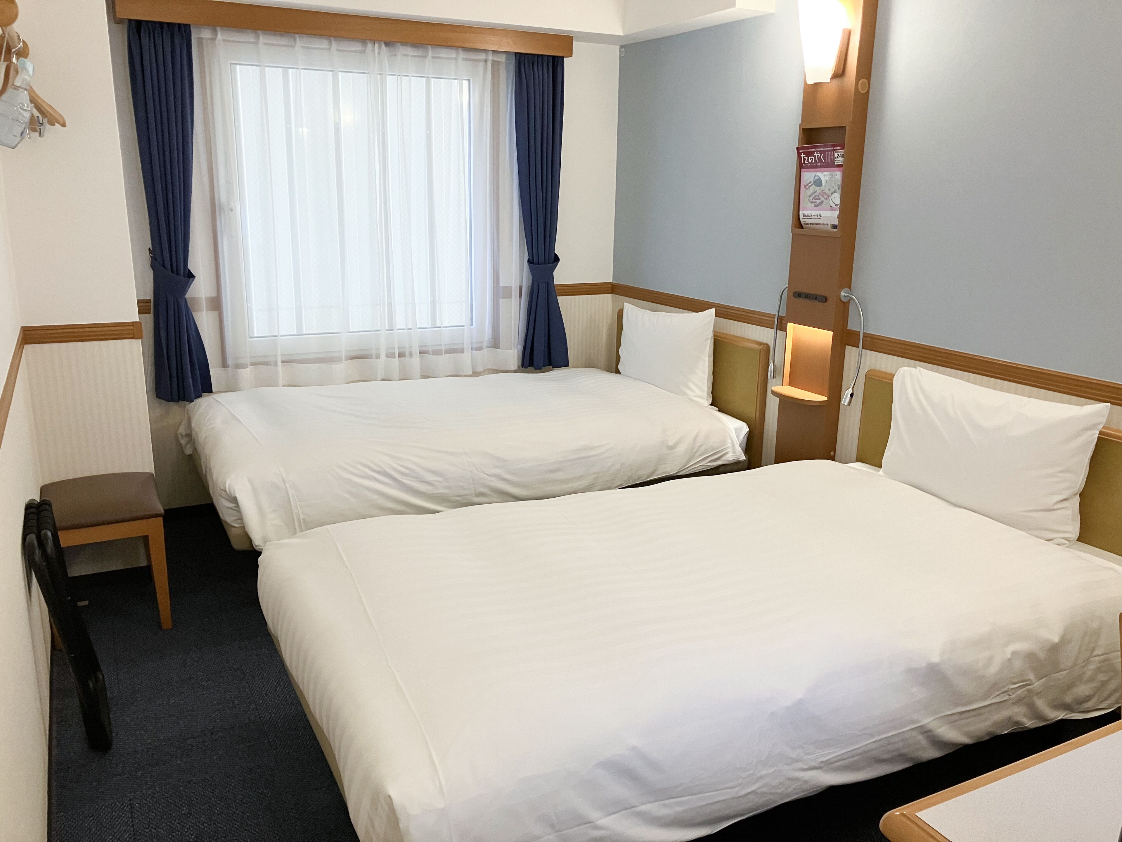 Escritorio, espacio para trabajar con un portátil, wifi gratis