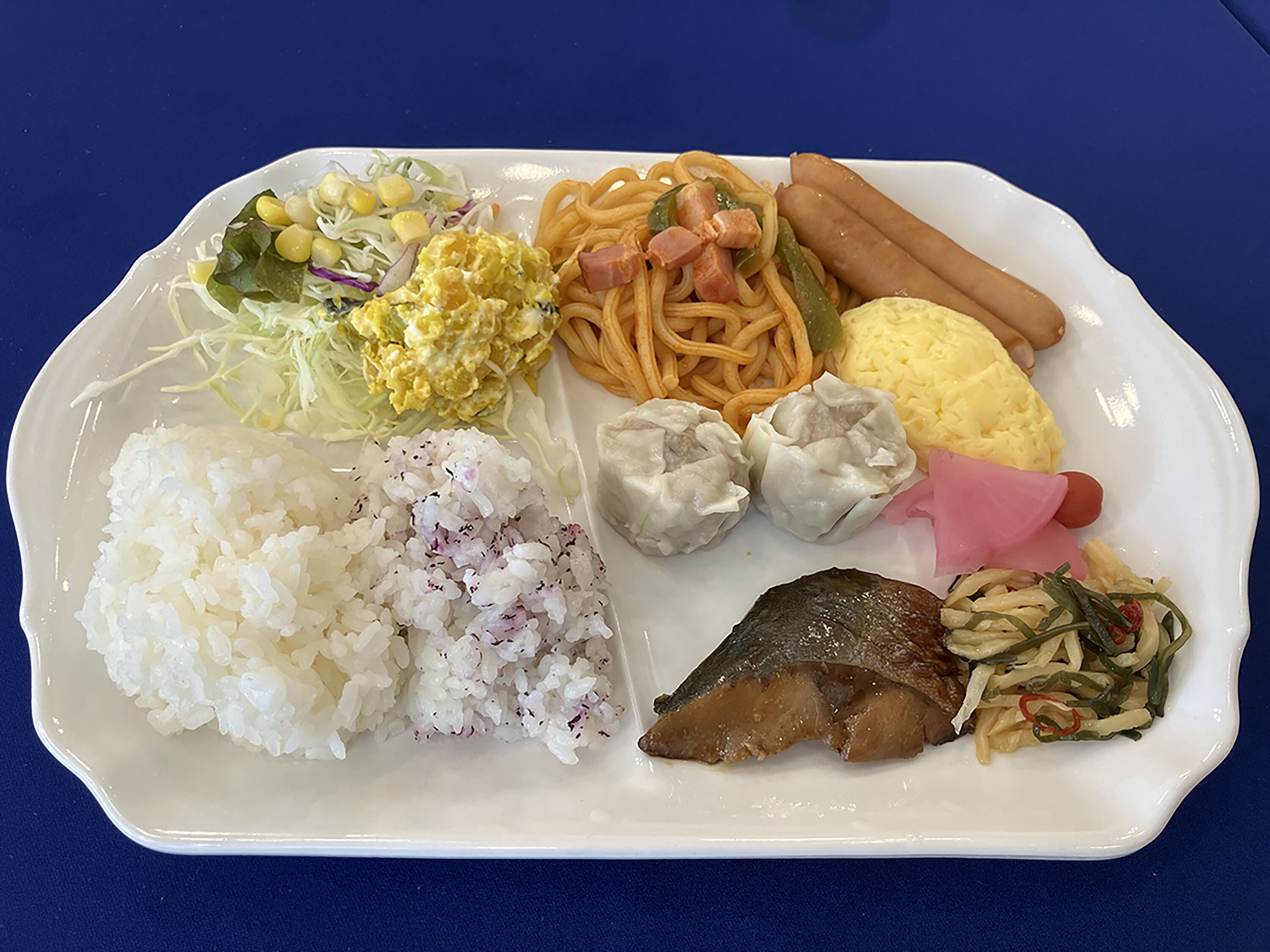 朝食