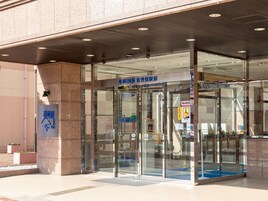 施設の入り口