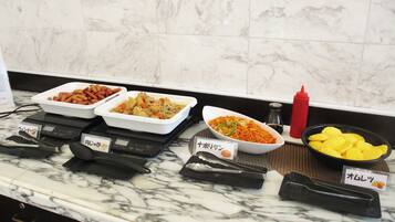 Free daily buffet breakfast