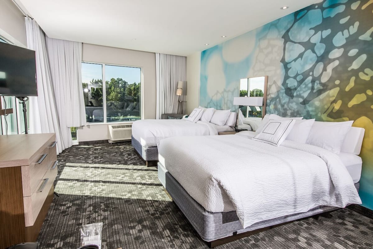 Chambre, 2 grands lits | Literie de qualité supérieure, surmatelas, bureau