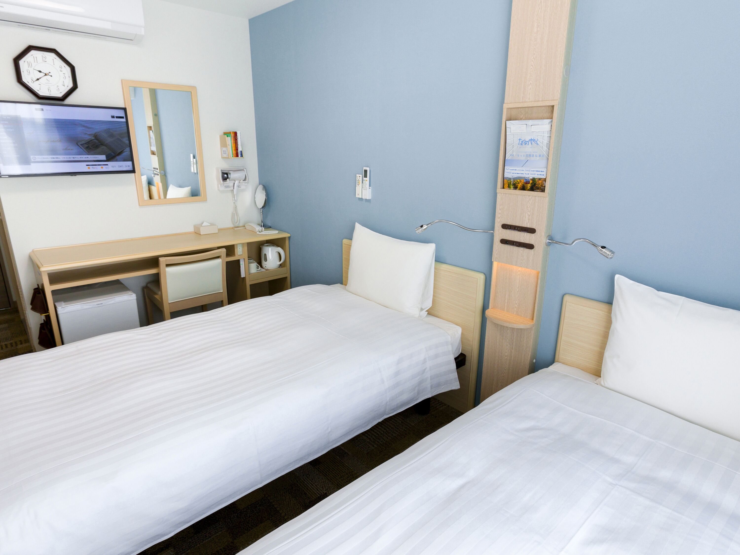 1 bedroom, desk, free wifi, bed sheets