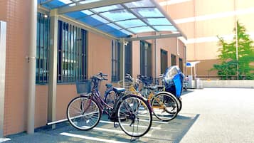 Self parking (JPY 700 per night)