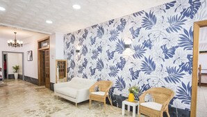 Quầy tiếp tân