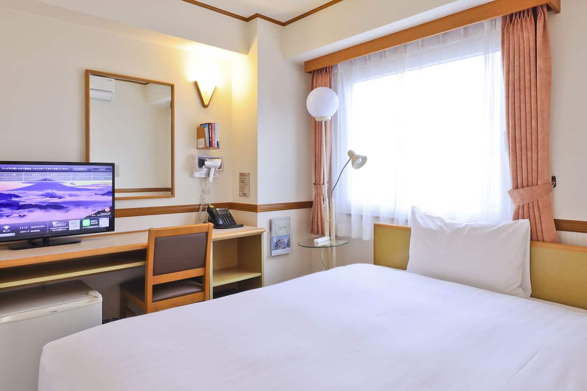 Desk, blackout drapes, iron/ironing board, free WiFi