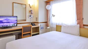 Desk, blackout drapes, iron/ironing board, free WiFi