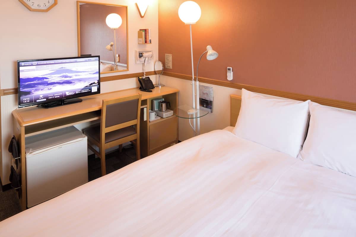 Desk, blackout drapes, iron/ironing board, free WiFi