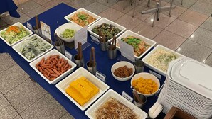 Bao gồm bữa sáng buffet hàng ngày 