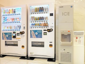 Vending machine - Toyoko Inn Saitama Misato Ekimae (Misato)