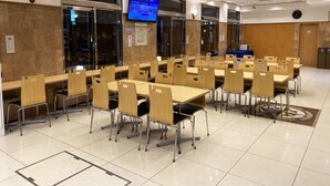 Lobby-lounge