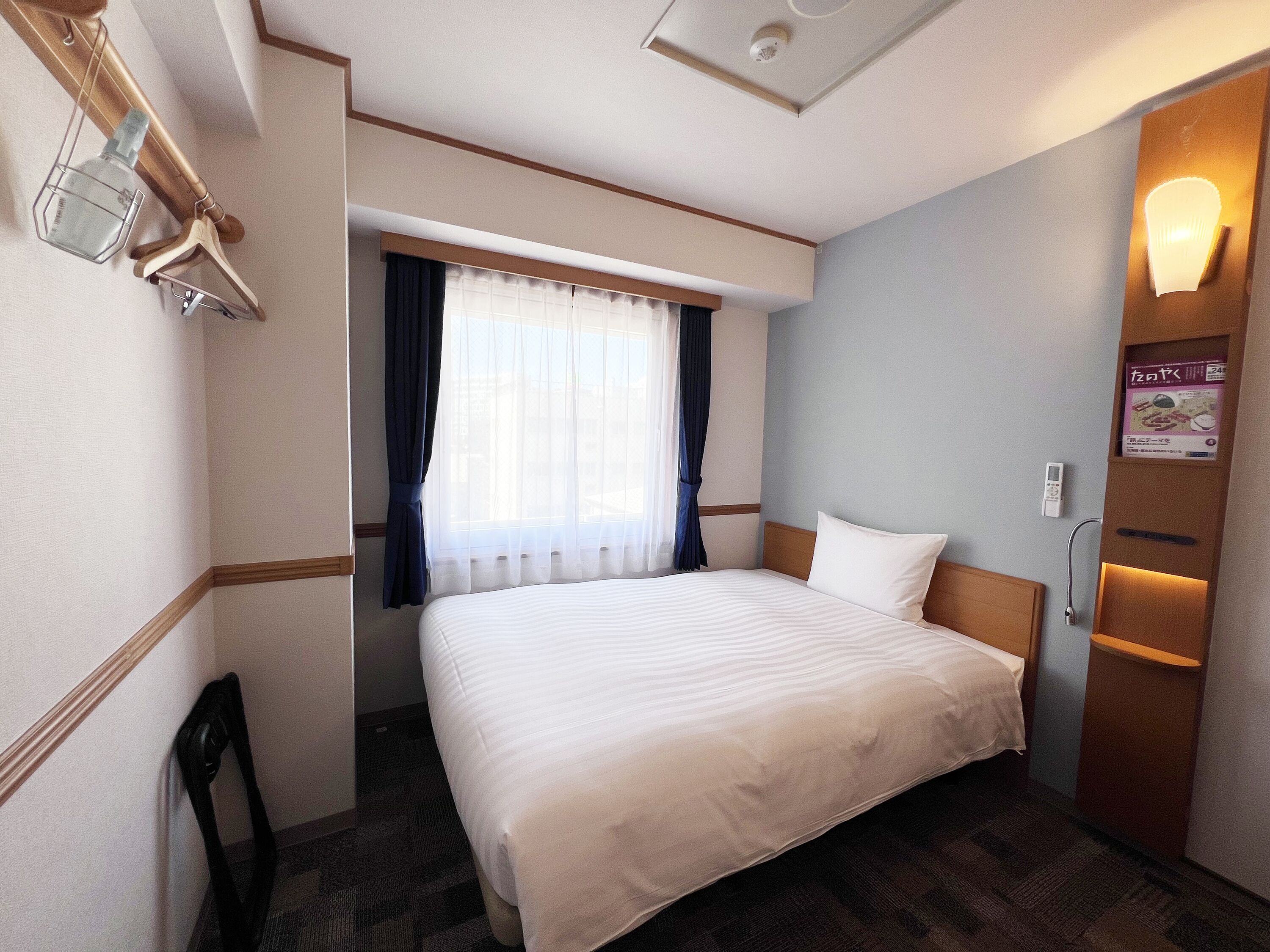 遮光布/窗簾、熨斗/熨衣板、免費無線上網、床單