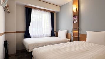 Verdunkelungsvorhänge, Bügeleisen/Bügelbrett, kostenloses WLAN