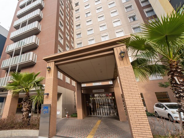 Pintu masuk properti