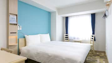 Desk, laptop workspace, free WiFi, bed sheets