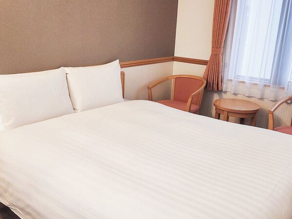 Free WiFi, bed sheets