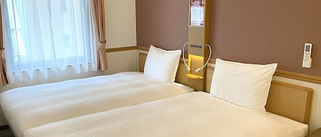 Desk, blackout drapes, free WiFi, bed sheets