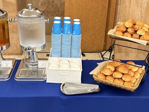 Tägliches inbegriffenes Frühstücksbuffet