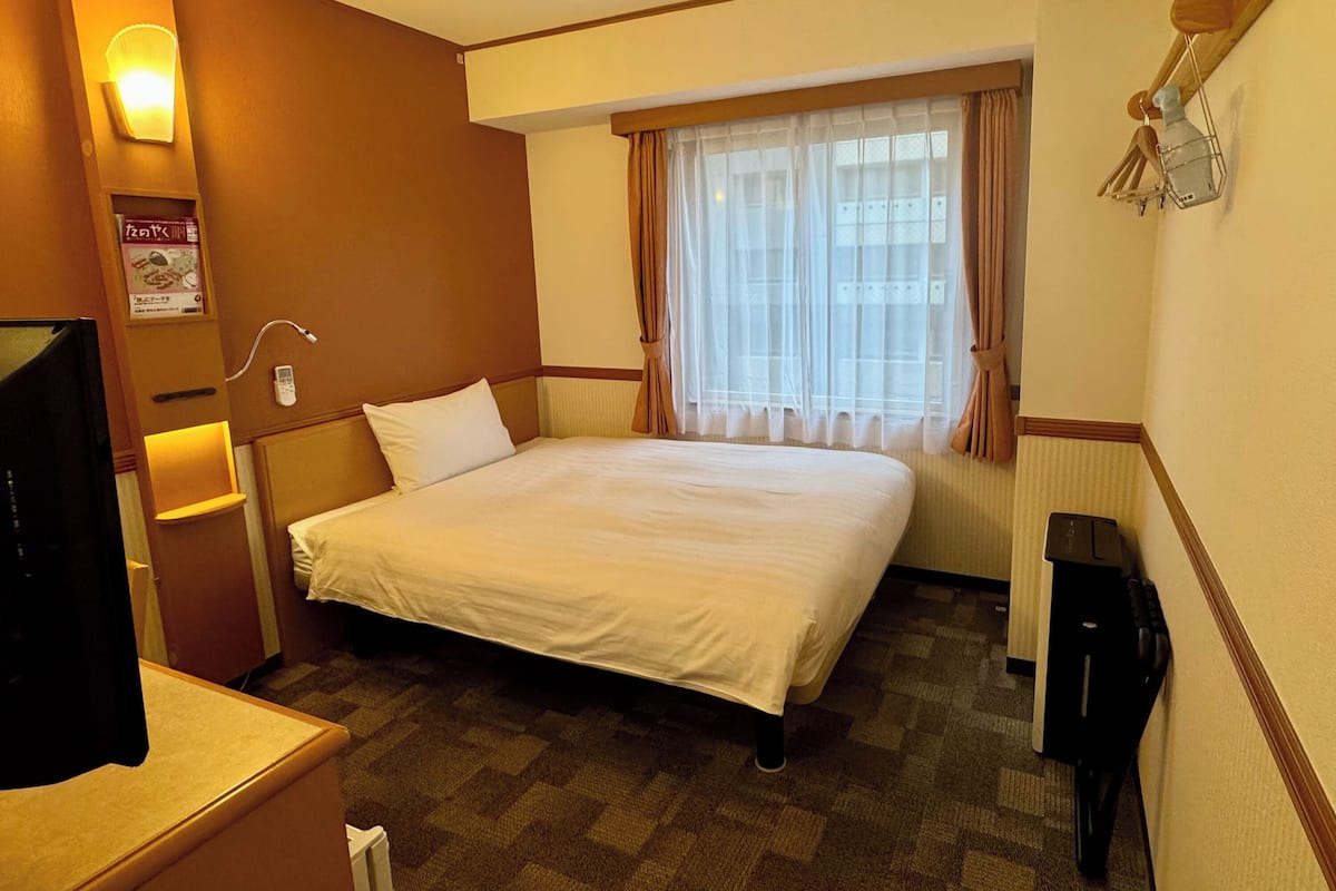 Kamar Premium, Bebas Asap Rokok (Plus) | Selimut bulu angsa, meja kerja, Wi-Fi gratis, dan seprai linen