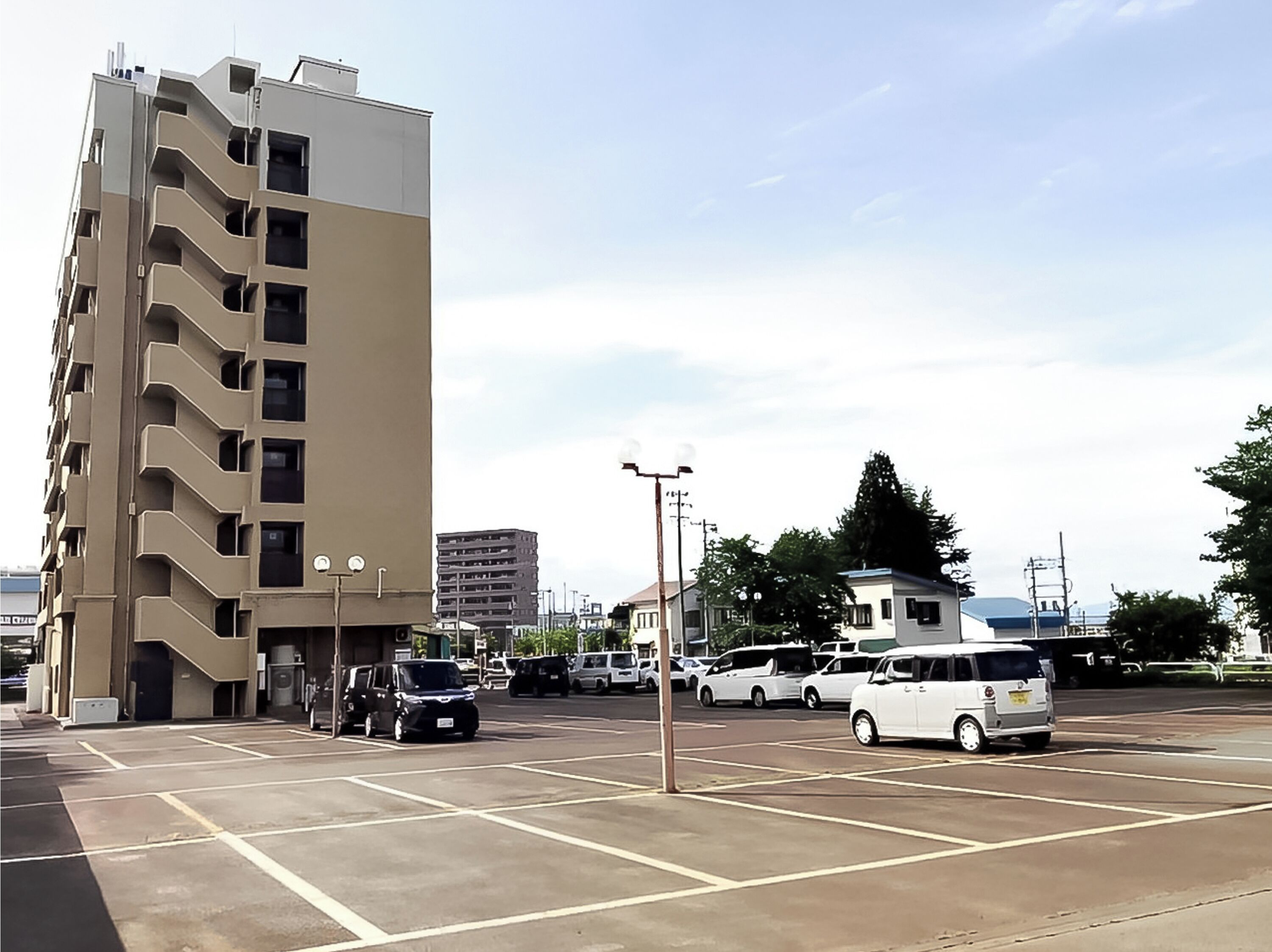 self-parking (surcharge) 500 per night