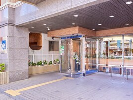 Pintu masuk hartanah