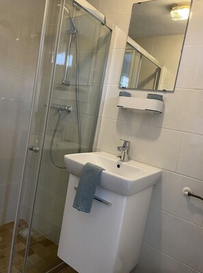 Shower - Luxury Home in Egmond aan den Hoef with Garden (Egmond aan den Hoef)