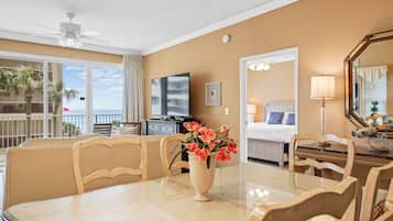 Condo, 2 Bedrooms (201) | In-room dining