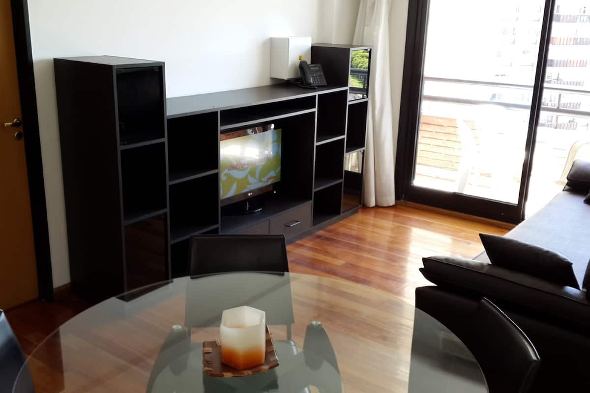 Standard Apartment, 1 Bedroom, River View | Living room