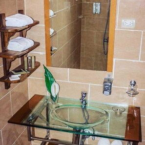 Double Room | Bathroom amenities | Shower, free toiletries, hair dryer - Hotel Rancho Don Cesar (Paraiso)