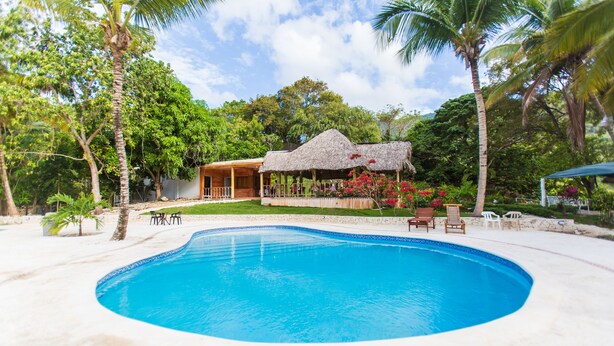 2 outdoor pools - Hotel Rancho Don Cesar (Paraiso)