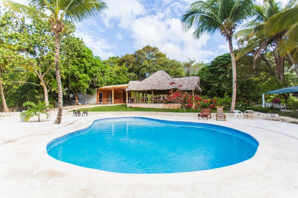 2 outdoor pools - Hotel Rancho Don Cesar (Paraiso)