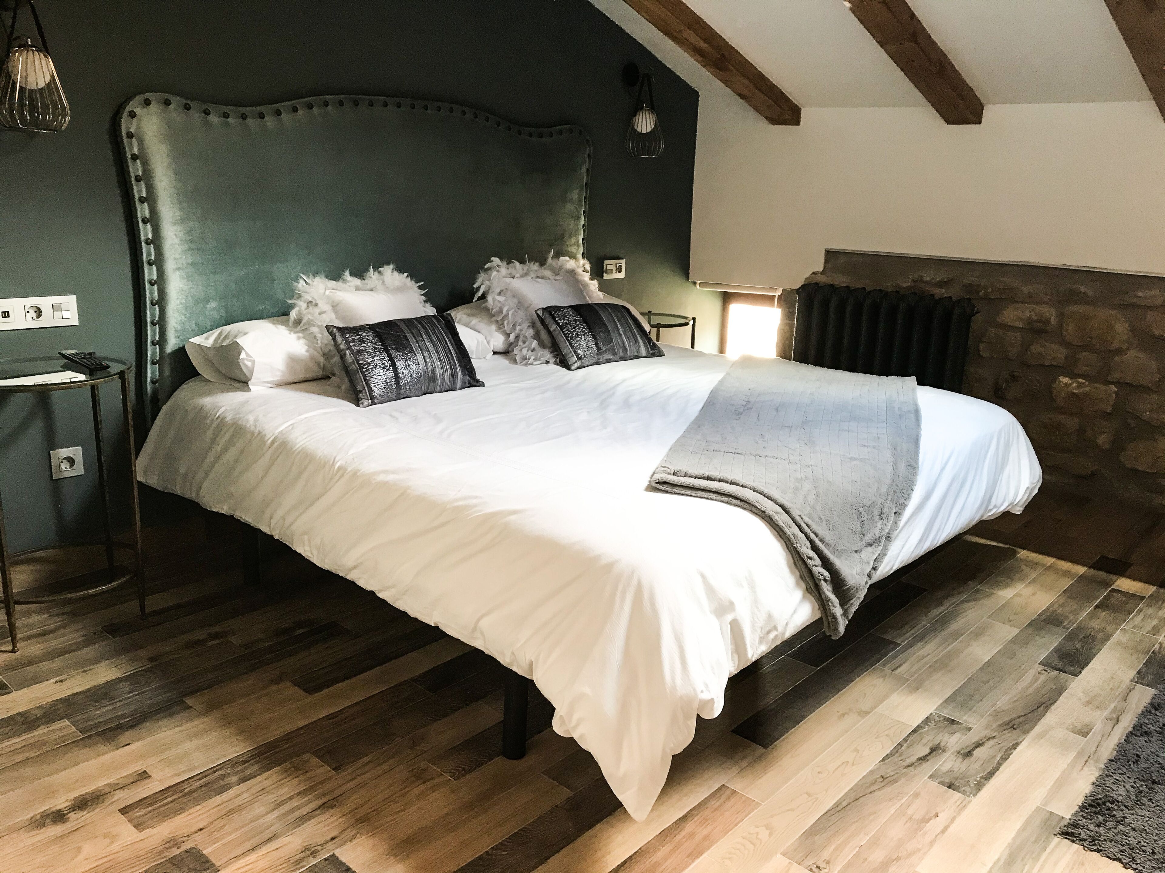 スーペリア ダブルルーム | 客室ごとに異なる装飾、客室ごとに異なるインテリア、デスク、遮光カーテン