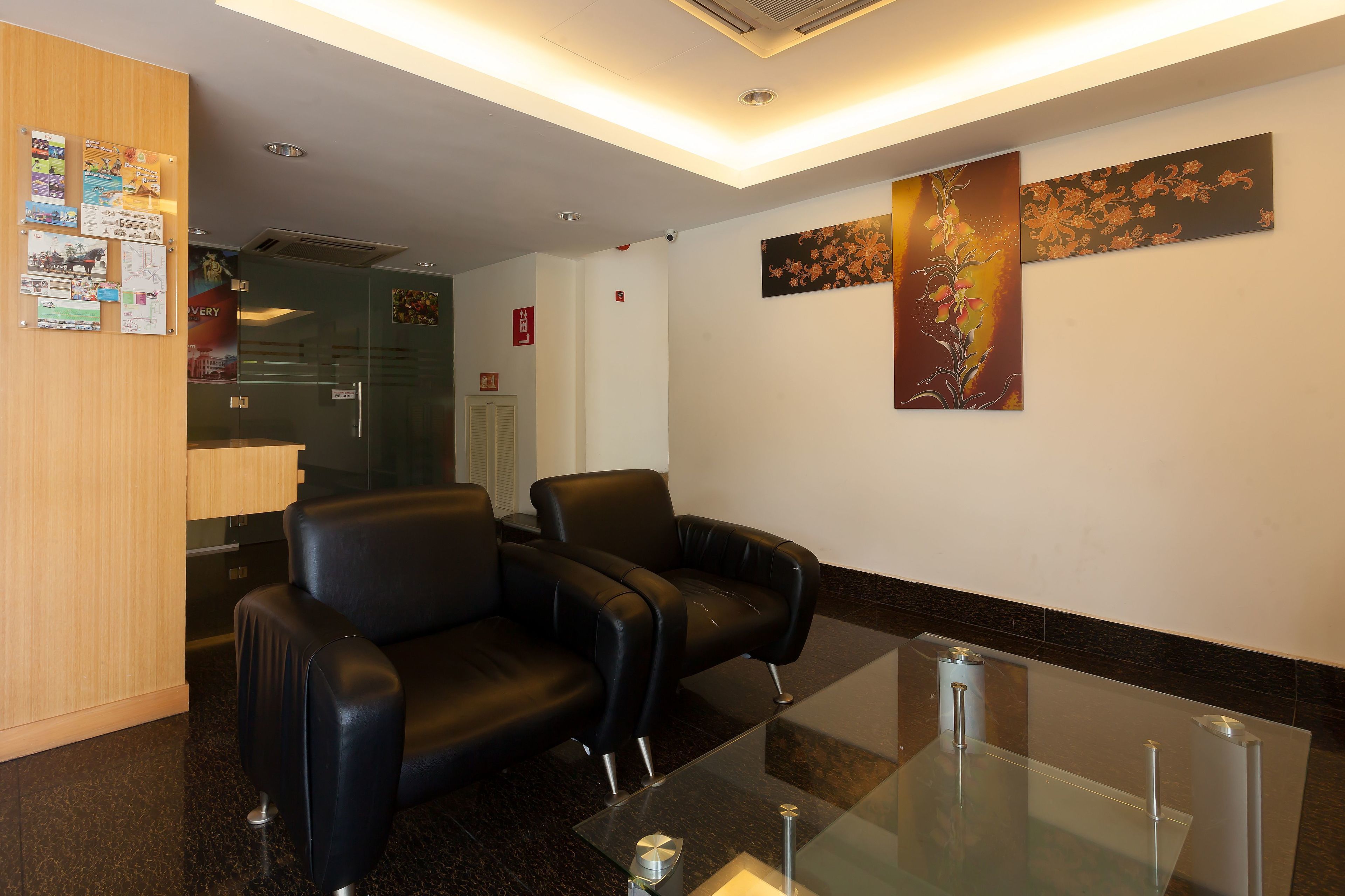 Coin salon dans le hall