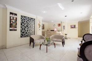 Lobby - Reddoorz Near Marvel City Mall (Surabaya)