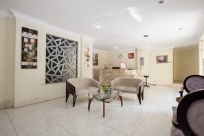 Lobby - Reddoorz Near Marvel City Mall (Surabaya)