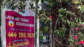 32-inch TV with cable channels