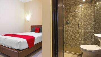 Double Room | Meja, langsir/tirai gelap terus, Wi-fi percuma