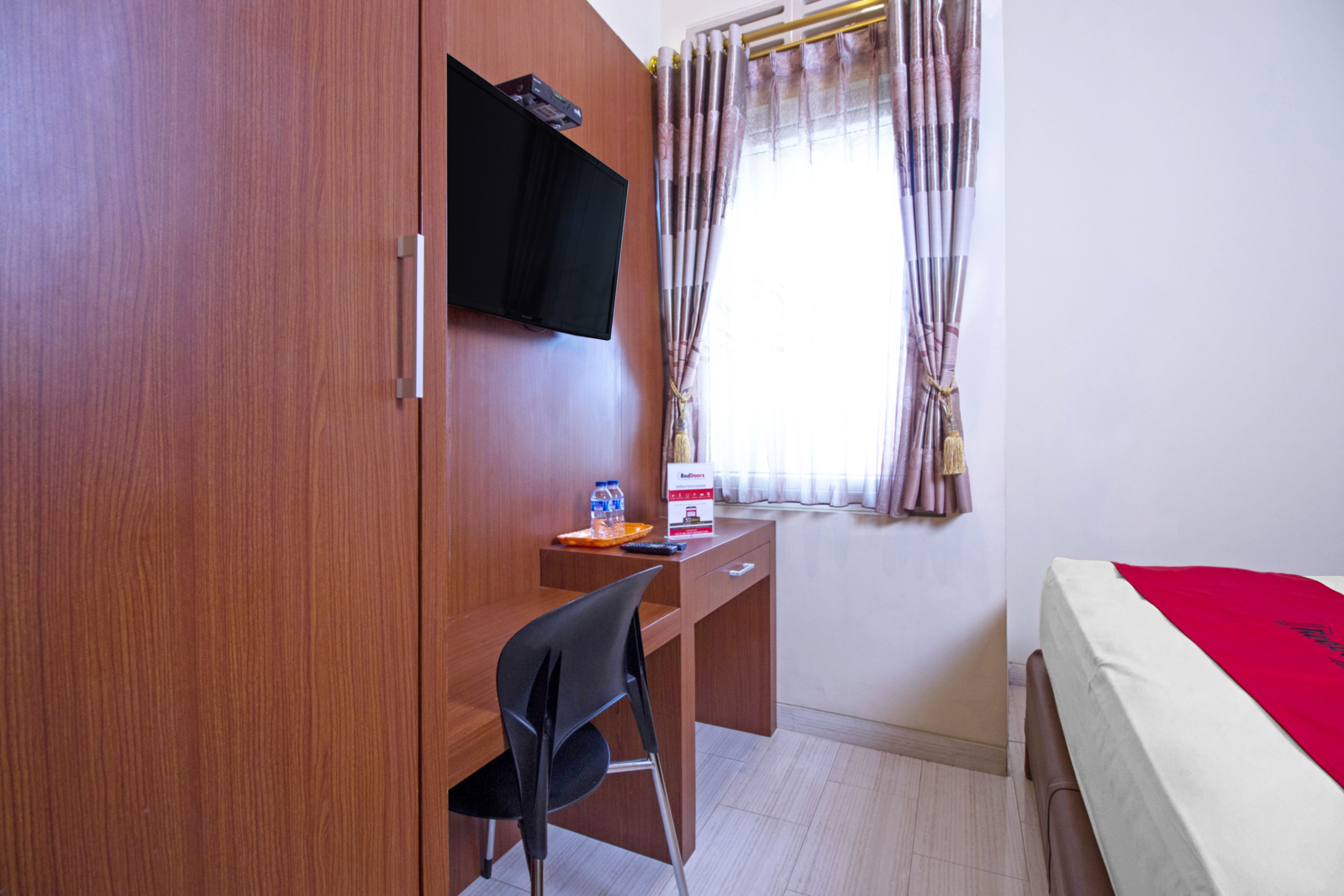 Double Room | Desk, blackout drapes, free WiFi