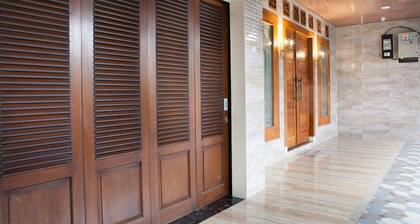 RedDoorz Plus @ Talaga Bodas