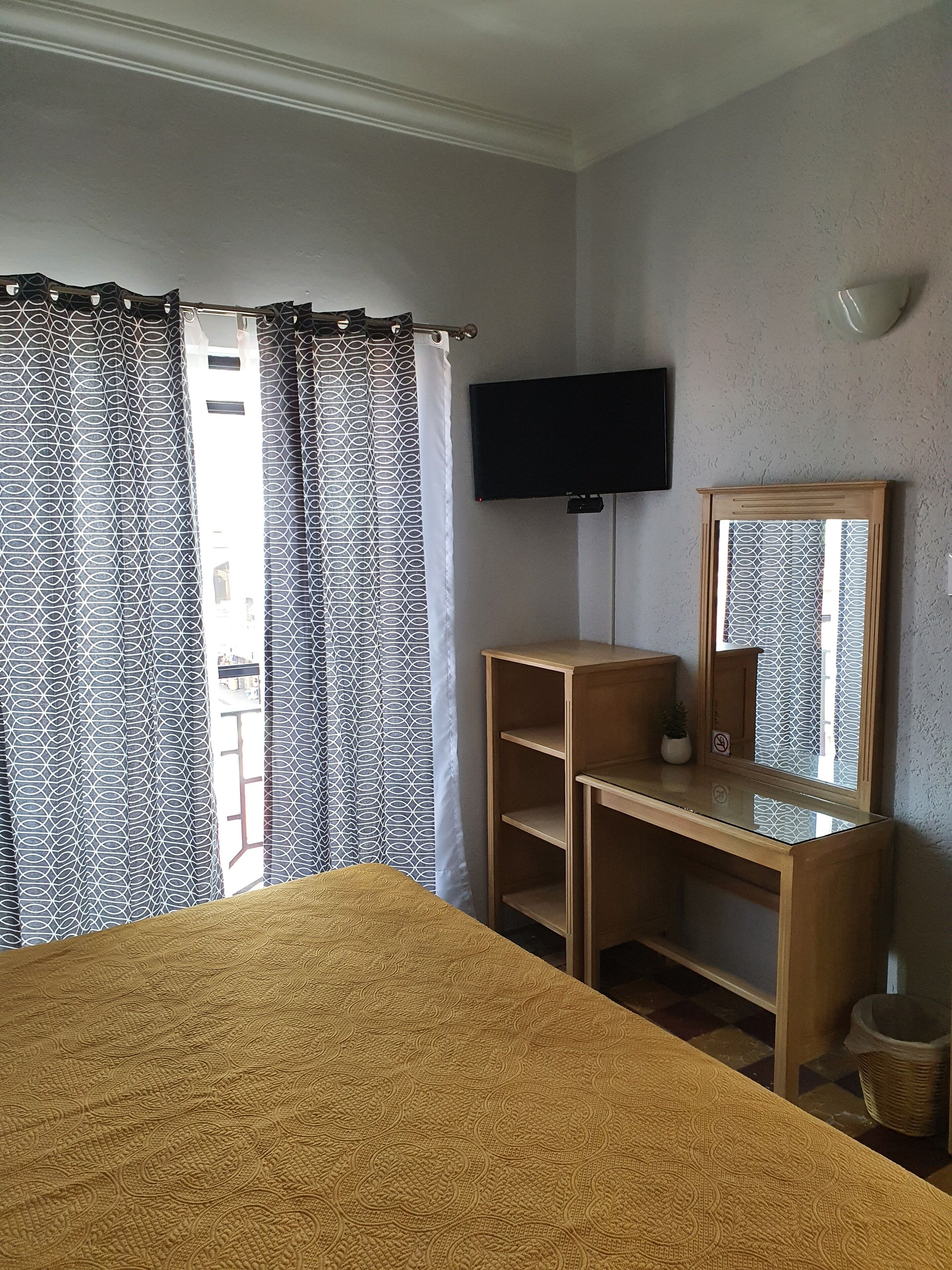 superior studio suite | 1 bedroom, individually decorated, individually furnished, desk