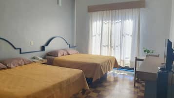 ห้องพักตกแต่งอย่างมีเอกลักษณ์, ตกแต่งพิเศษโดยเฉพาะ, โต๊ะทำงาน